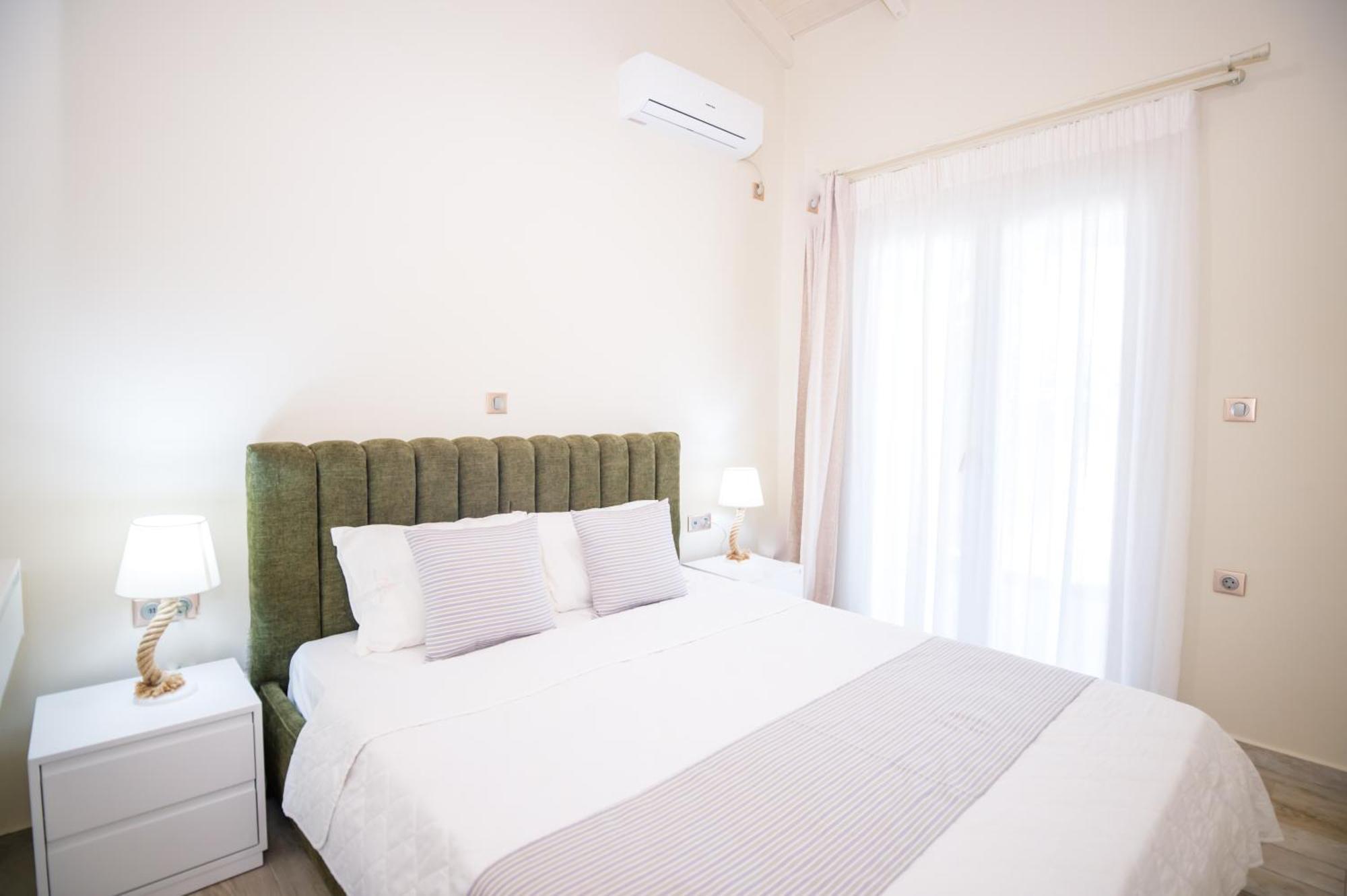 Ninos Corfu Villas Agios Georgios  Bilik gambar